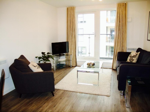 New Central Woking 1 and 2 Bedroom Apartments with Free Gym, close to Train Station image 14