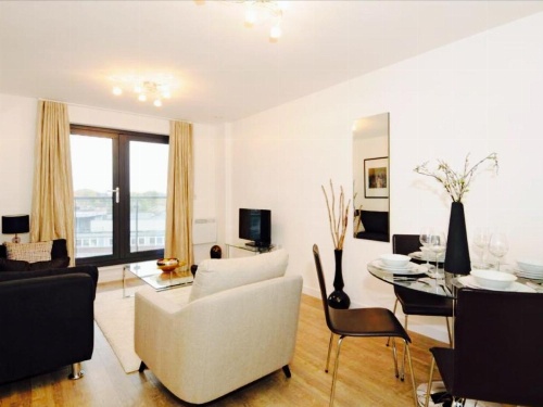 New Central Woking 1 and 2 Bedroom Apartments with Free Gym, close to Train Station image 18
