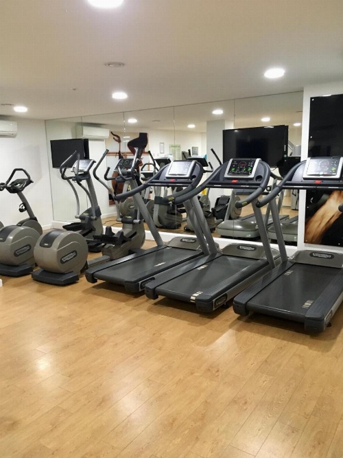 New Central Woking 1 and 2 Bedroom Apartments with Free Gym, close to Train Station image 32